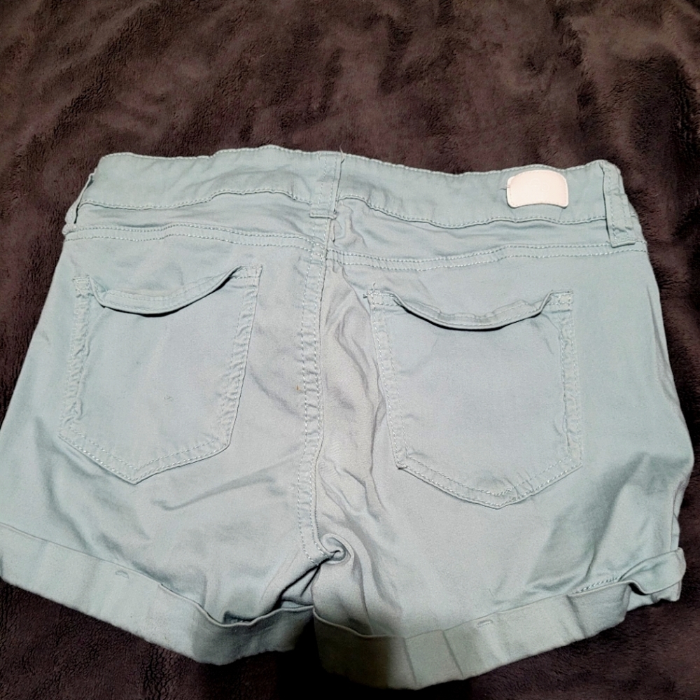 Size 5 women's light green Celebrity Pink denim shorts